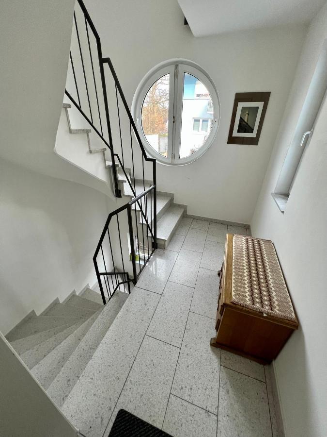 Komplette Wohnung In Wendelstein Bei Nuernberg - Messenaehe エクステリア 写真
