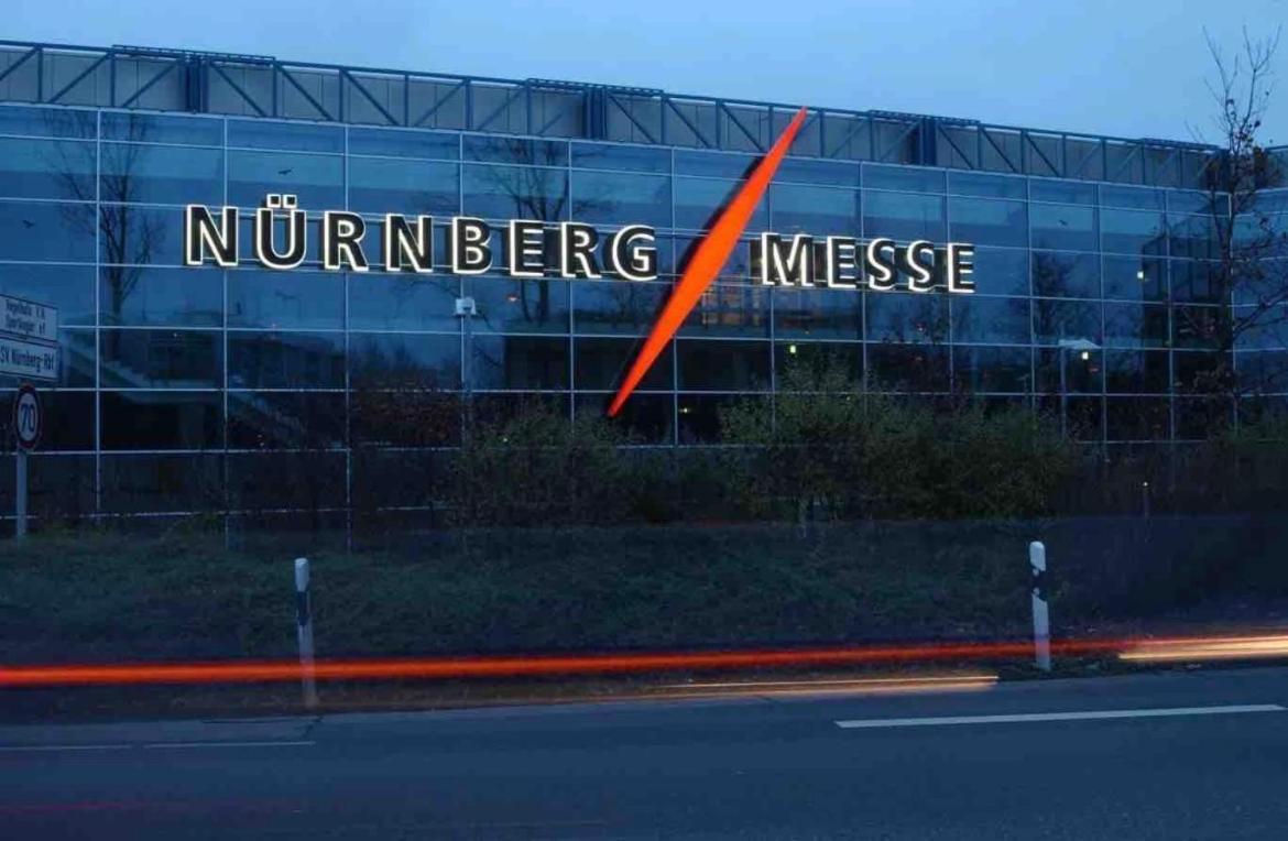 Komplette Wohnung In Wendelstein Bei Nuernberg - Messenaehe エクステリア 写真